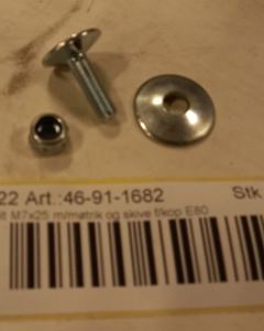 Bolt M7x25 w/nut and washer f/bucket E80 M&M